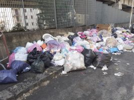 Gravina e microdiscariche, identificati rifiuti appartenenti a 20 cittadini residenti